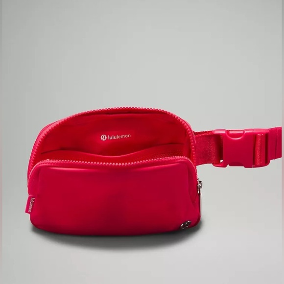 NWT Lululemon Everywhere Belt Bag 1L - Picture 6 of 8